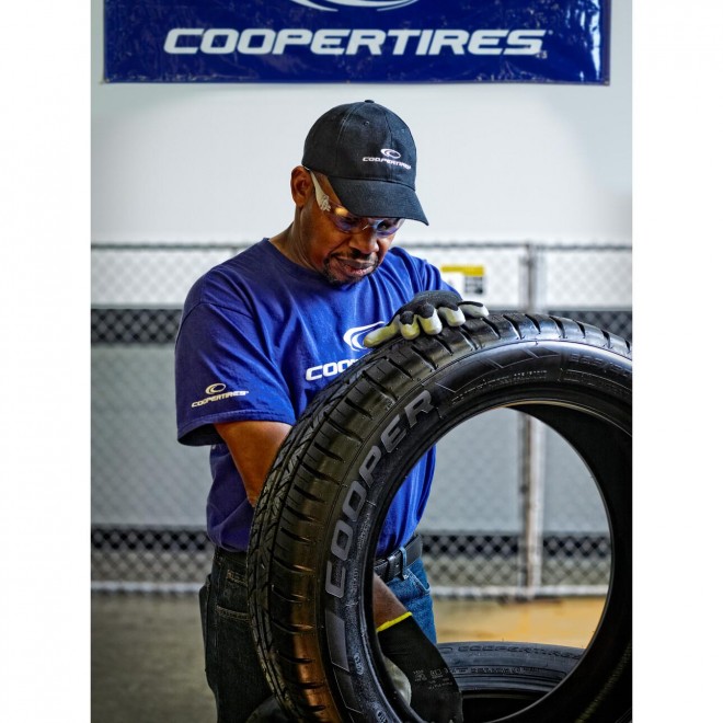 Cooper Cobra Radial G/T All-Season P235/60R15 98T Tire